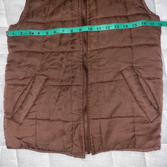 Thread & Supply Kensington Vest - Picture 10 of 12